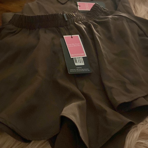 Swing shorts and matching top that can be worn together or as a set tie or tuc - Picture 4 of 4